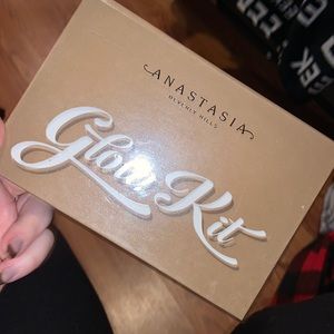 BRAND NEW Anastasia BH Glow Kit